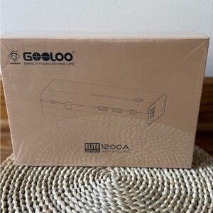GOOLOO Elite 1200A Jump Starter - Tan Box